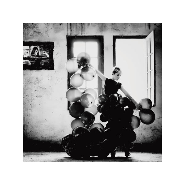 Dancing with loneliness - Yugie Potret