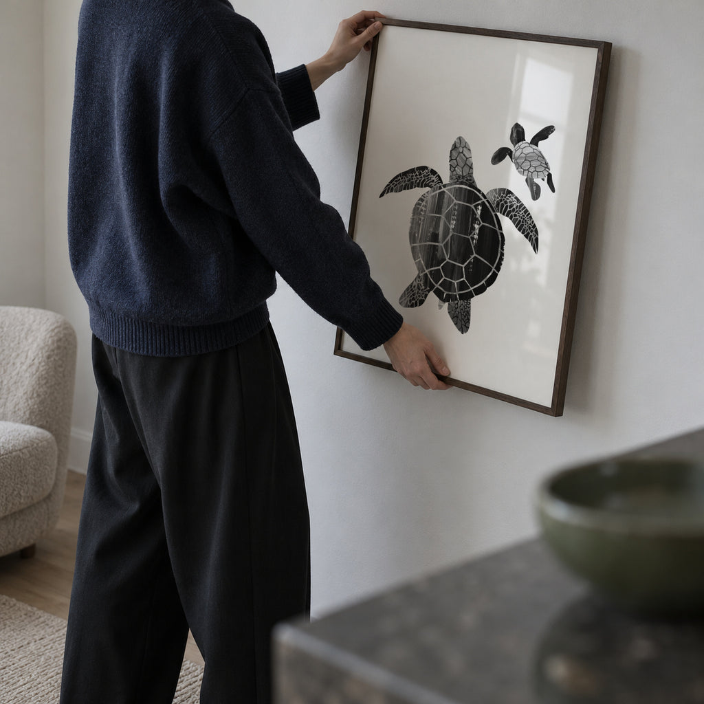 Shielded love (Black and white) - Framed poster in an interior