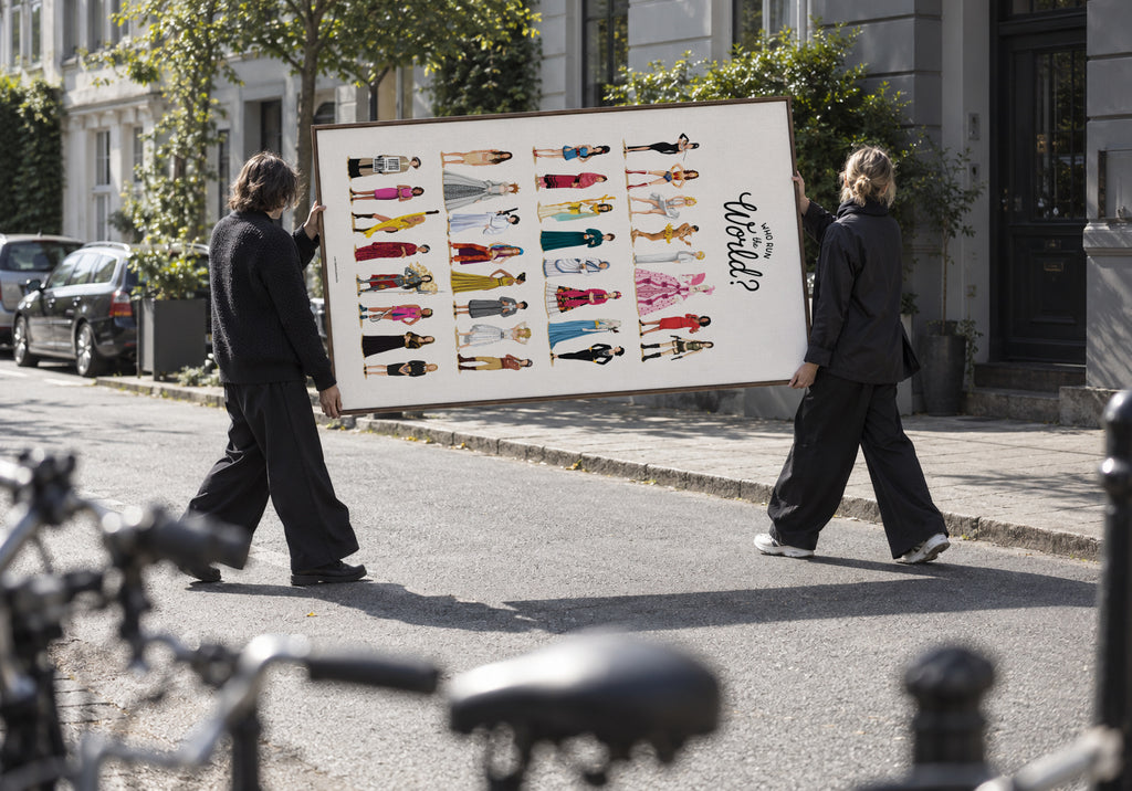 Run the World - Framed canvas in an interior