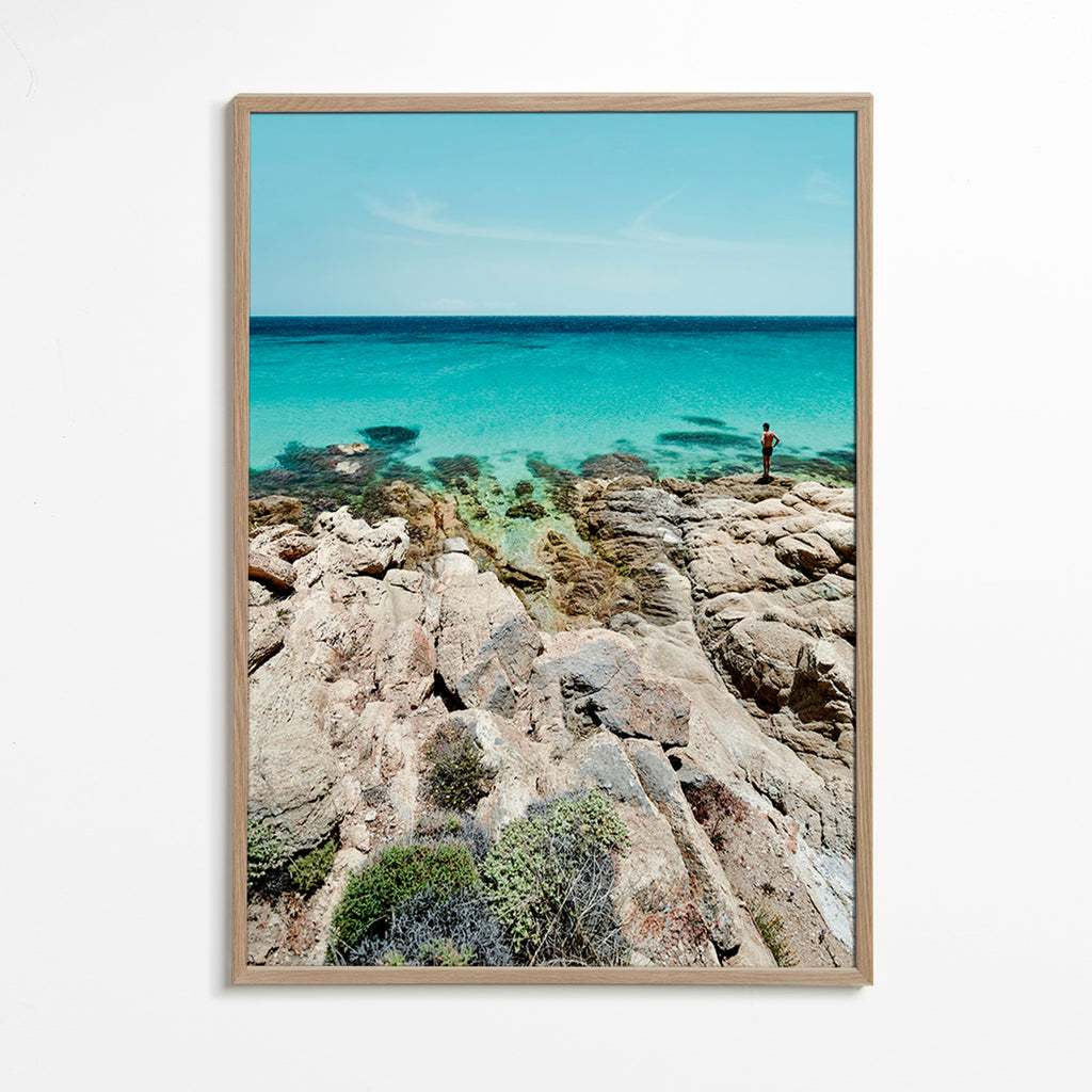 Landschaftskunst: felsige Küste mit türkisblauem Meer – Oak Frame