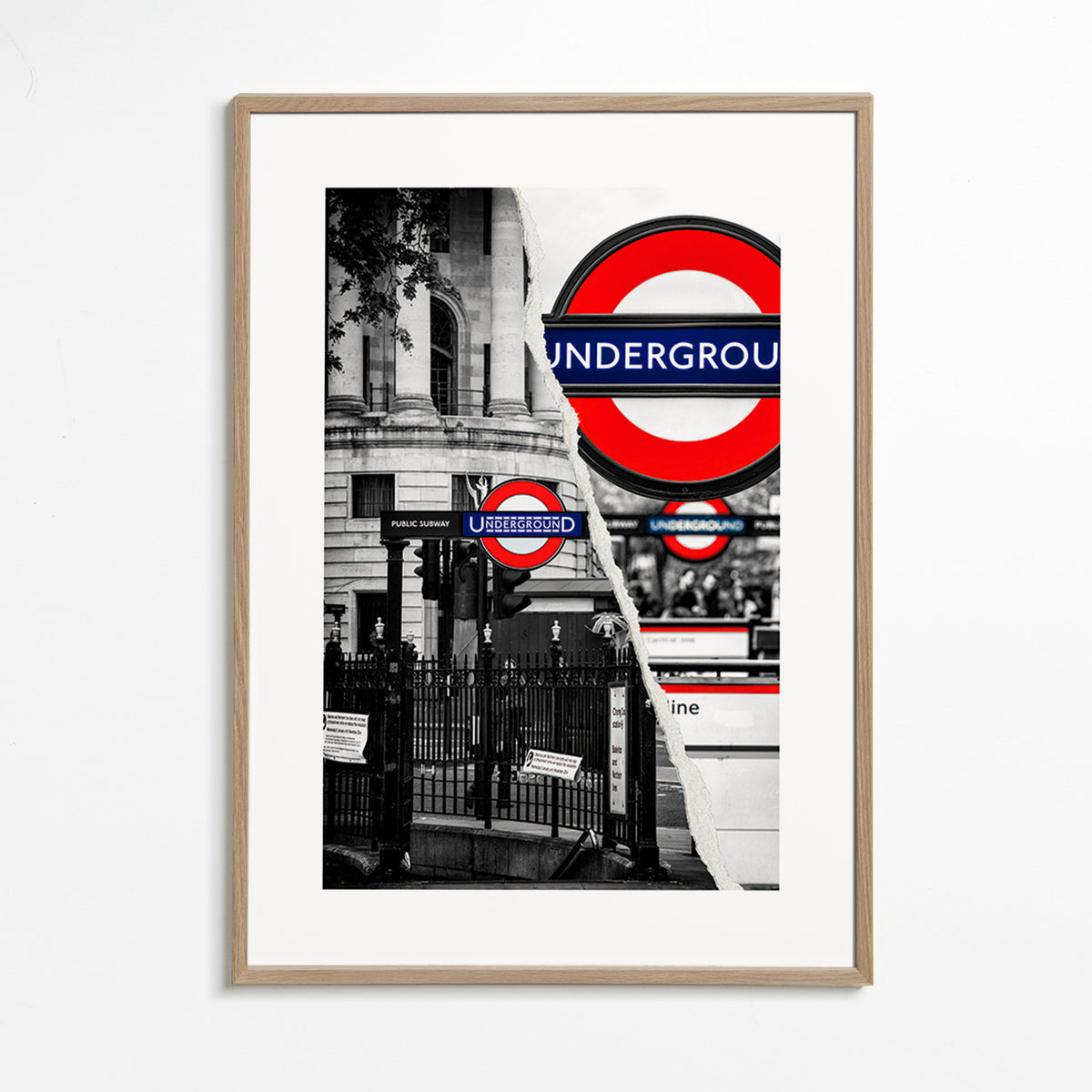 Stadtbild mit Underground-Schild aus London – Oak Frame