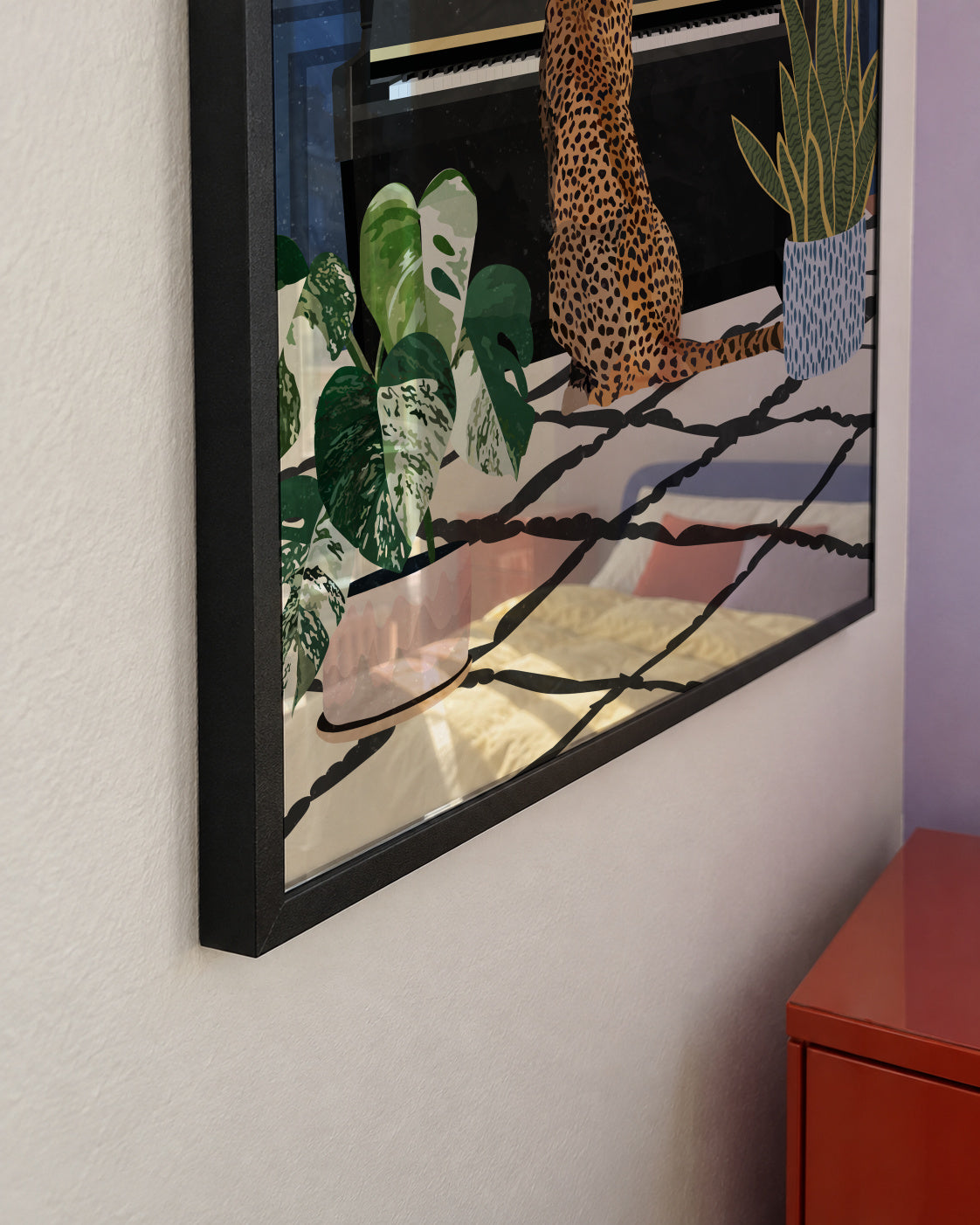Cheetah plays the piano - Framed poster detail