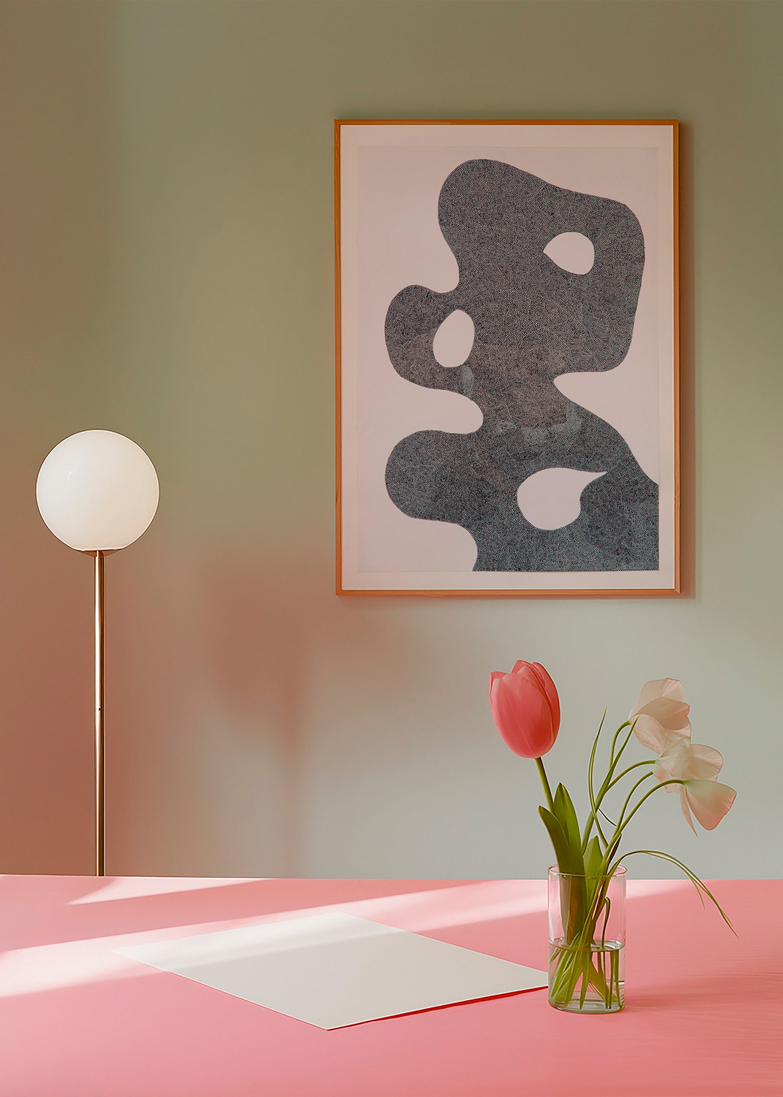 Gepunktetes abstraktes Bild mit großer Silhouette – Product3