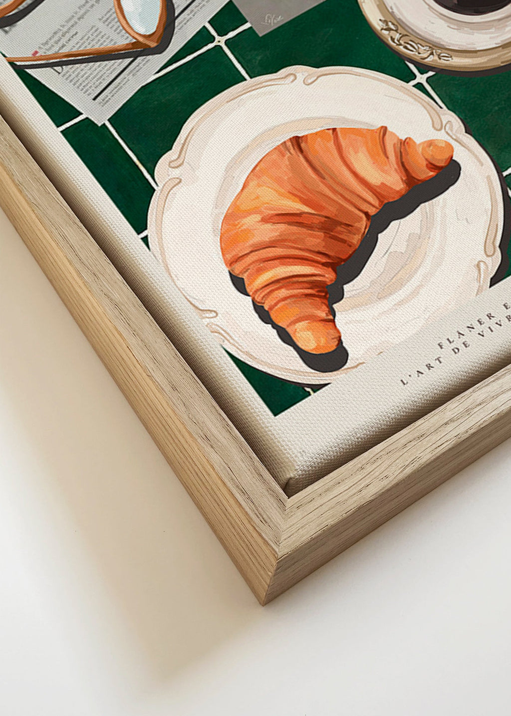 Küchenkunst mit Croissant und Kaffee