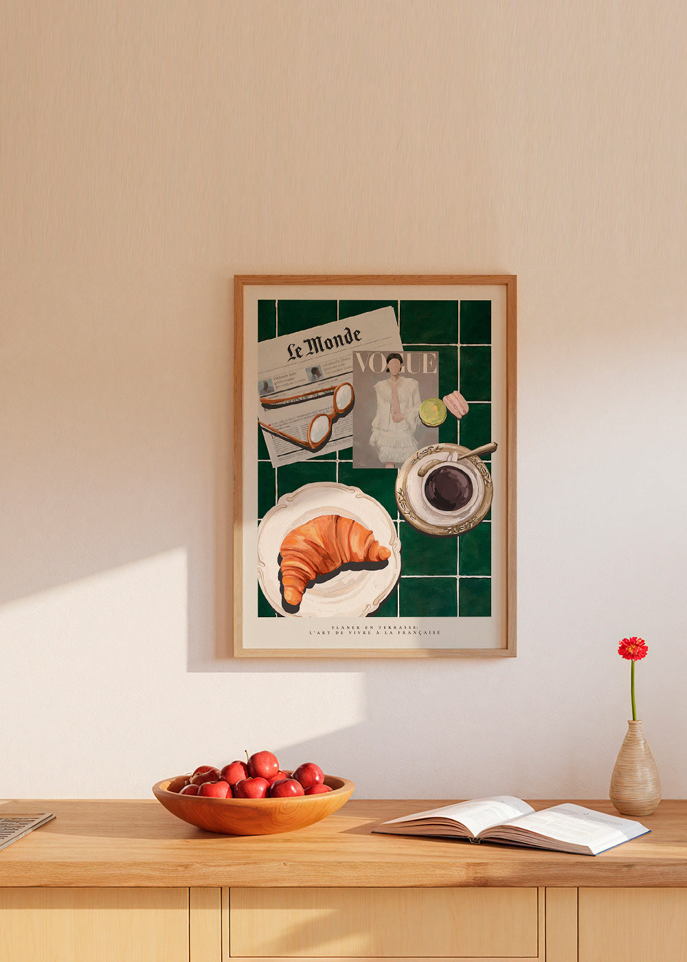 Küchenkunst mit Croissant und Kaffee