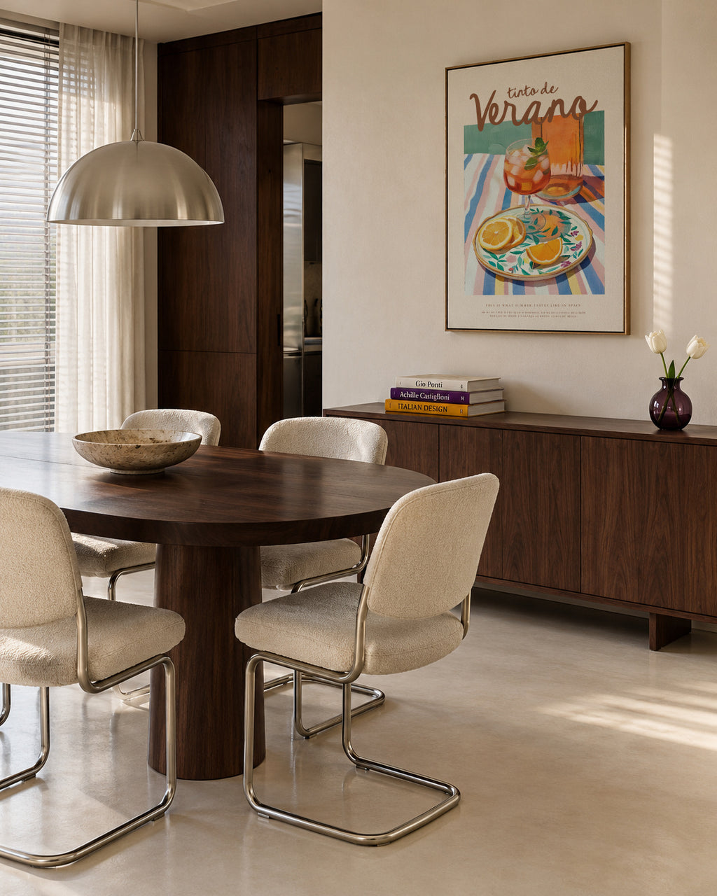 Tinto de Verano - Framed canvas in an interior
