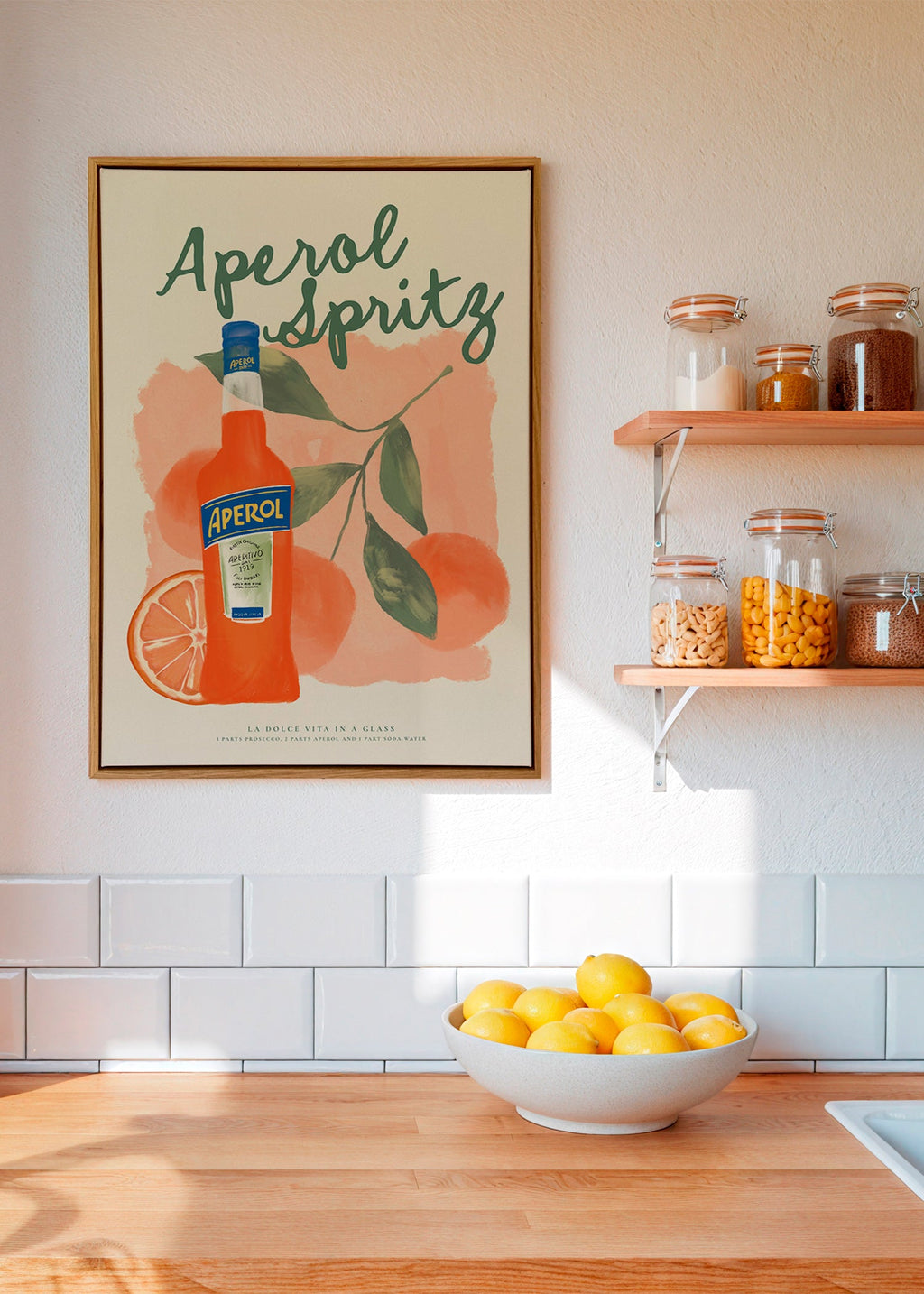 Küchenkunst Aperol Spritz Flasche mit Orangen