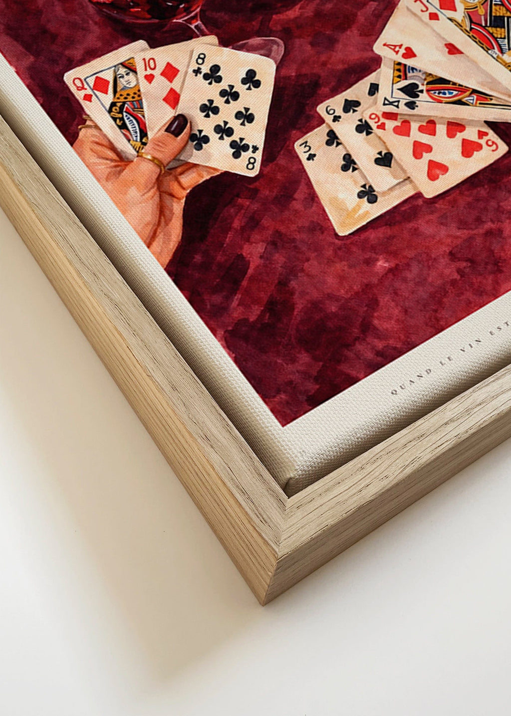 Küchenkunst mit Spielkarten und Rotwein