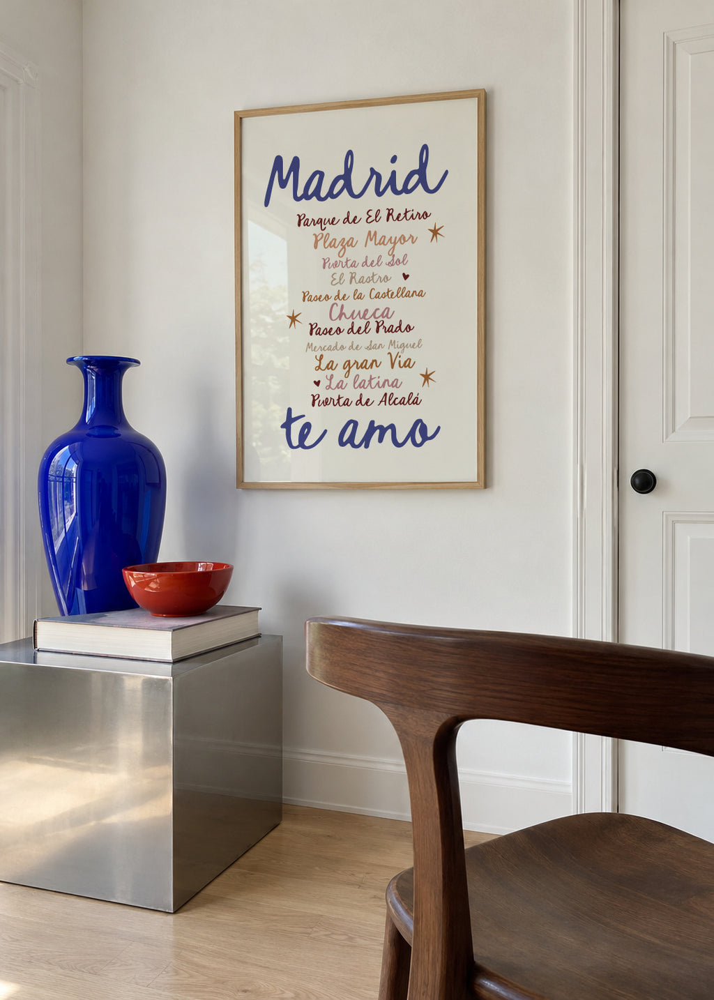 Madrid Te Amo - Framed poster in an interior