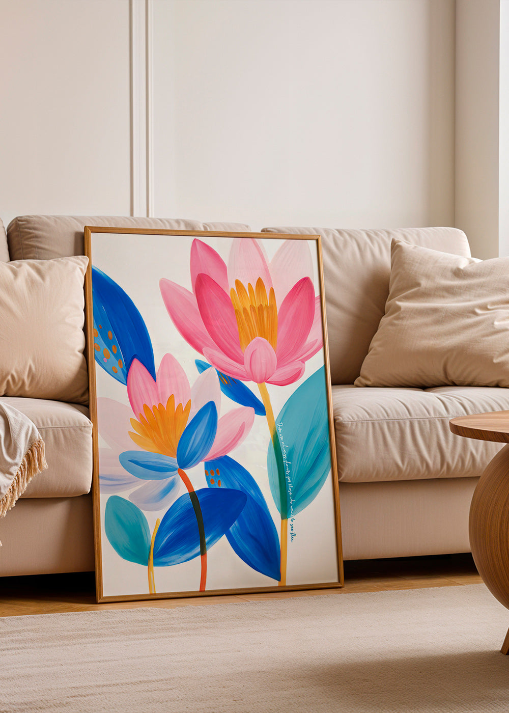 Botanischer Druck mit rosa und blauen Blüten