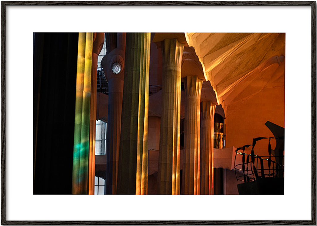 Architekturfotografie im Innenraum mit goldenem Licht
