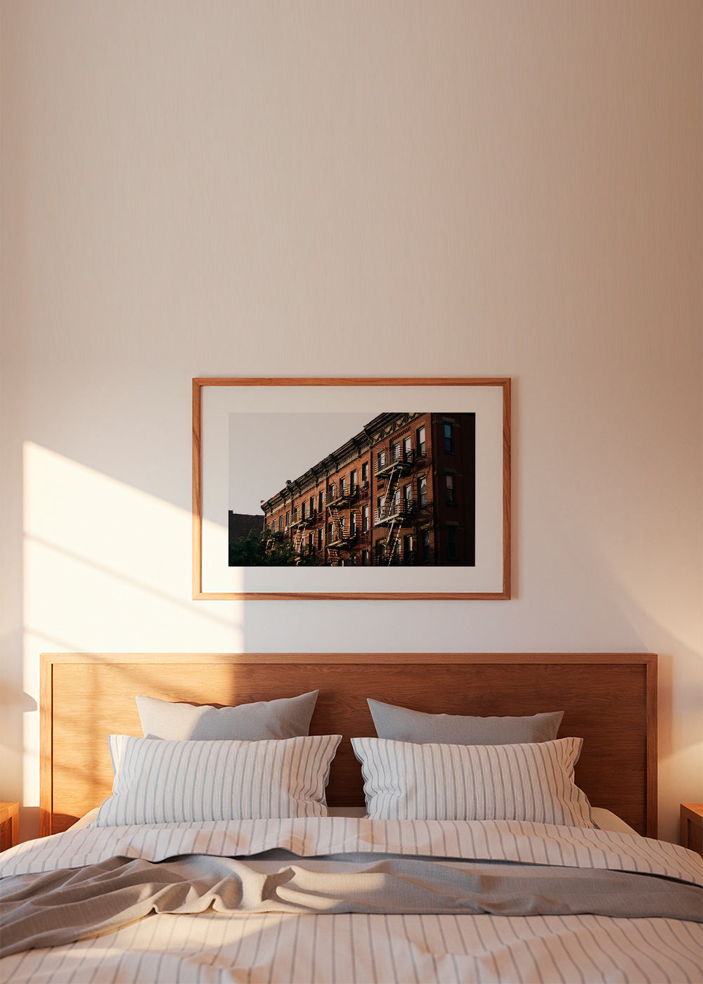 Reiseposter: New Yorker Brownstone-Fassade mit Feuertreppen