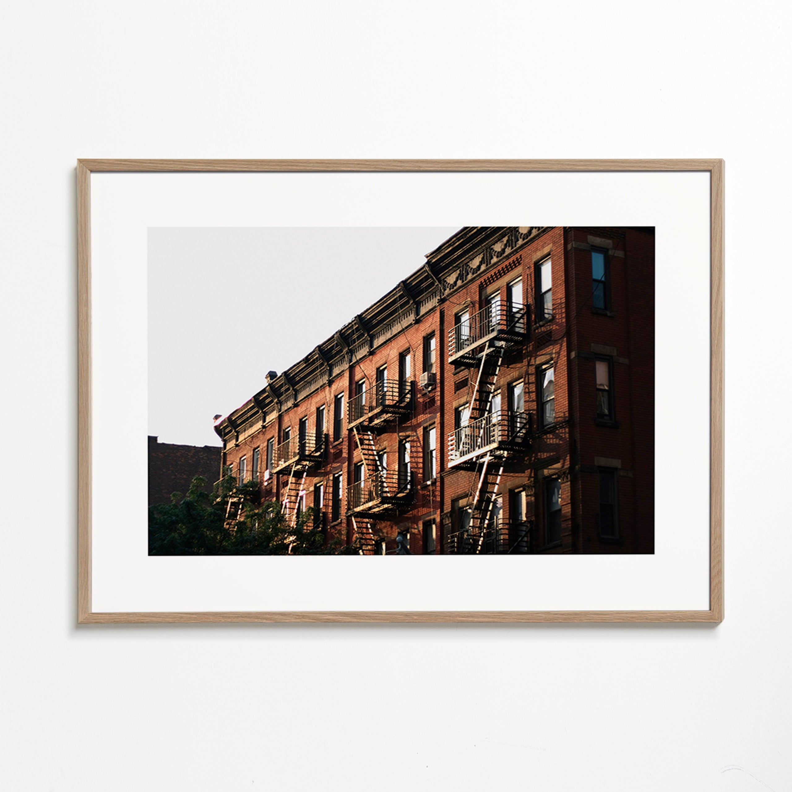 Reiseposter: New Yorker Brownstone-Fassade mit Feuertreppen