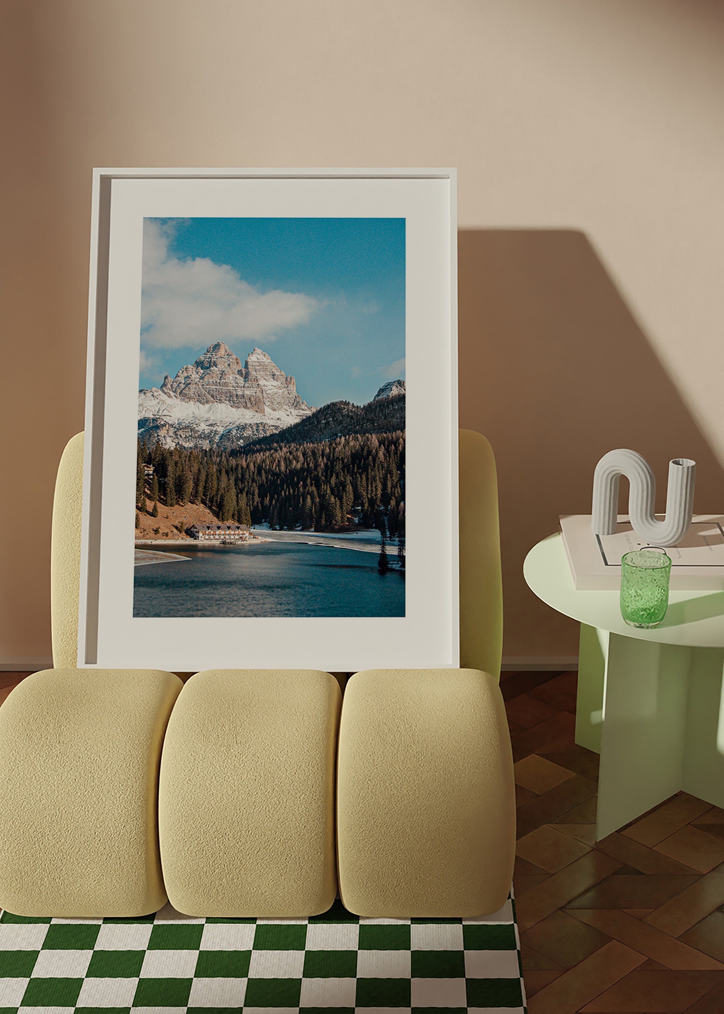 Fotografie: See und Berggipfel