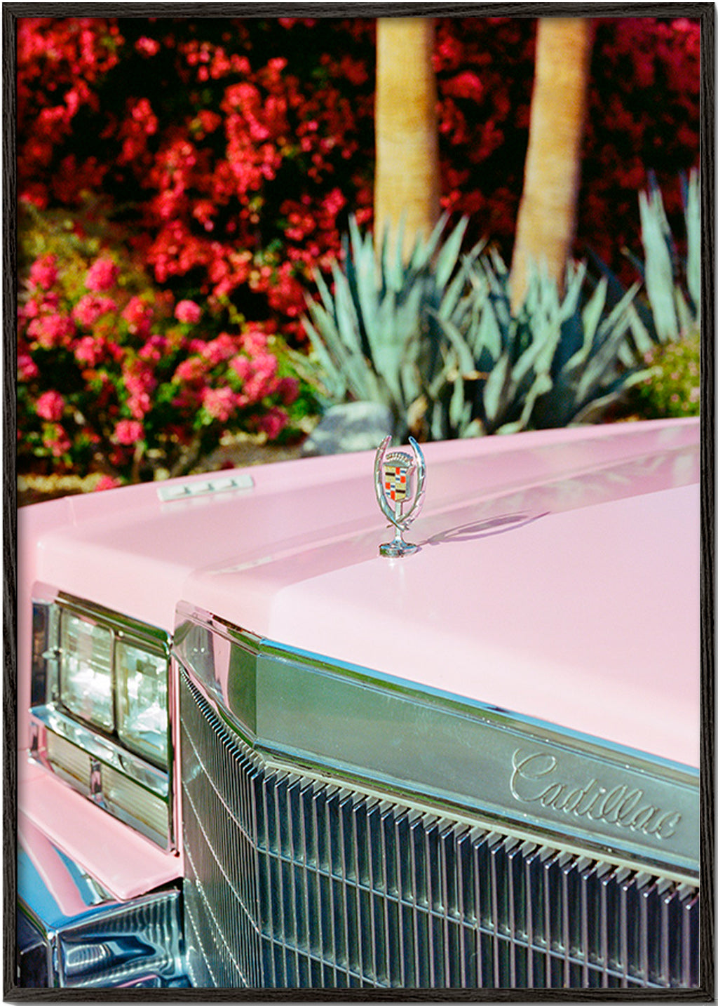 Cuadro vintage Cadillac rosa – Black Frame