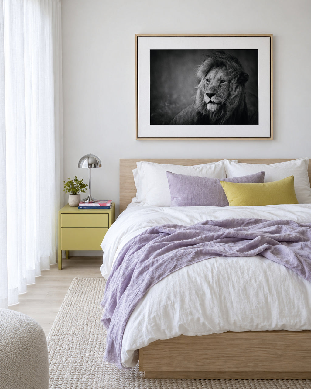 Regal - Framed canvas in an interior
