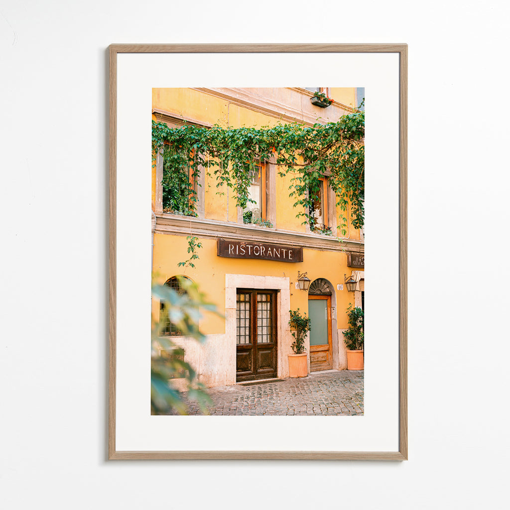 Cuadro de cocina con fachada de ristorante en amarillo – Oak Frame