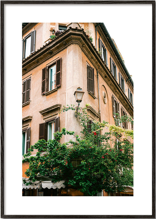 Cuadro de ciudades: esquina romana con vegetación – Black Frame