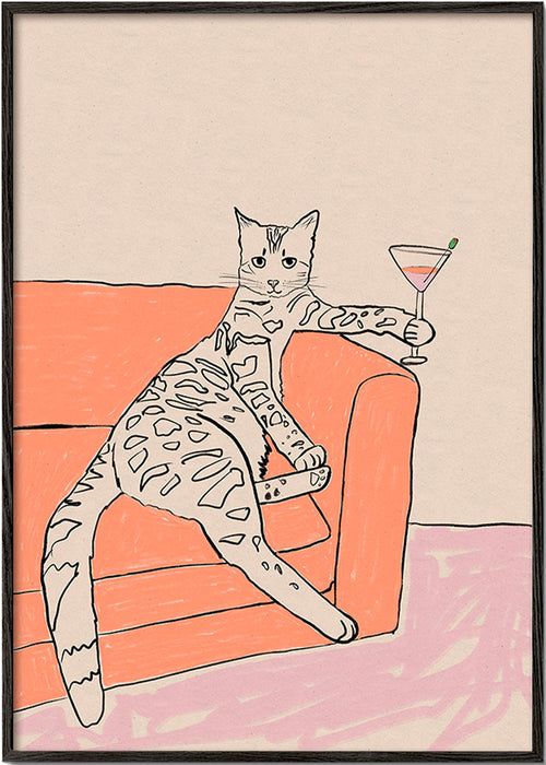 Cuadro de cocina: gato con cóctel sobre sofá – Black Frame