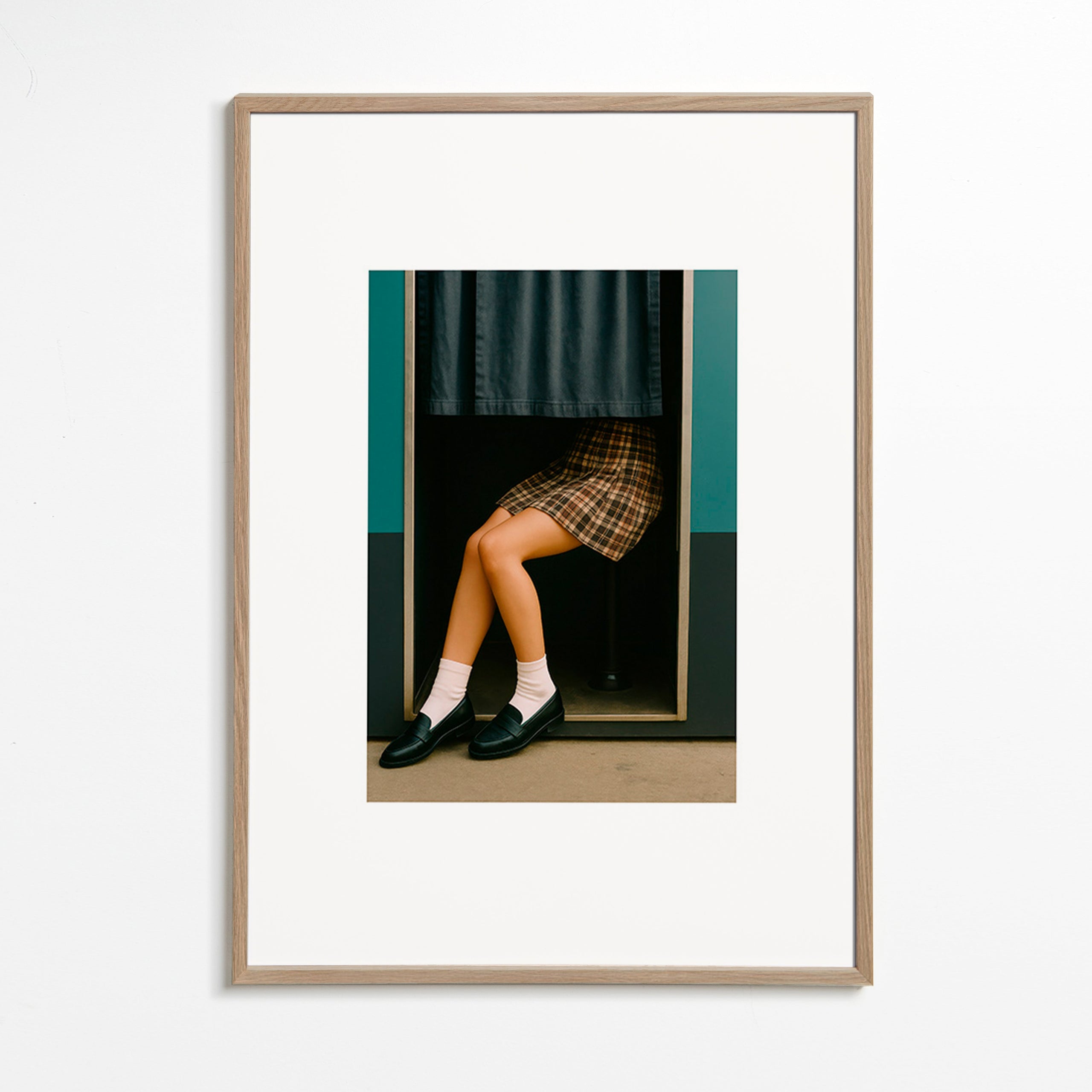 Fotografía editorial de piernas en cabina – Oak Frame