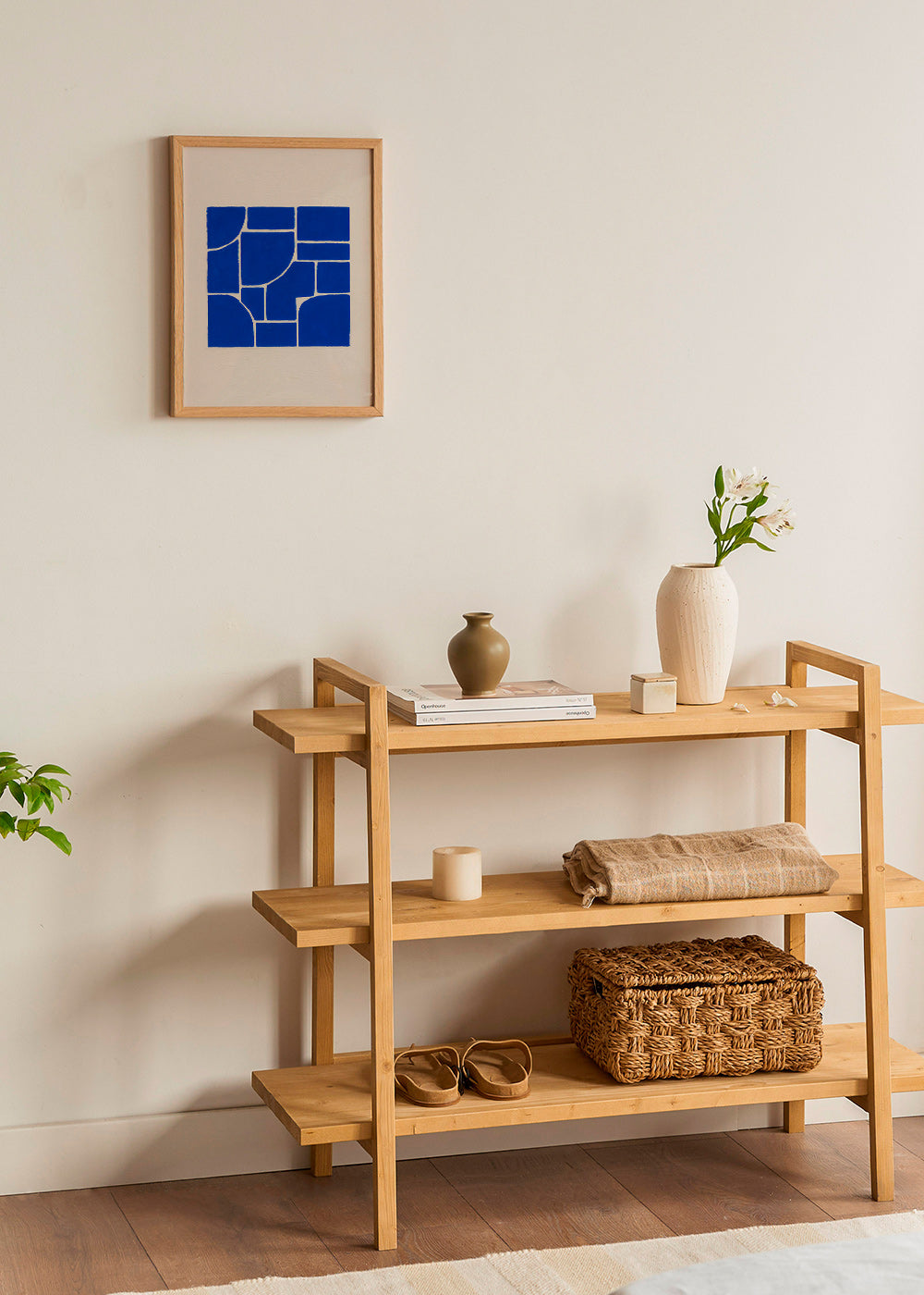 Cuadro geométrico azul con bloques centrales – Product1