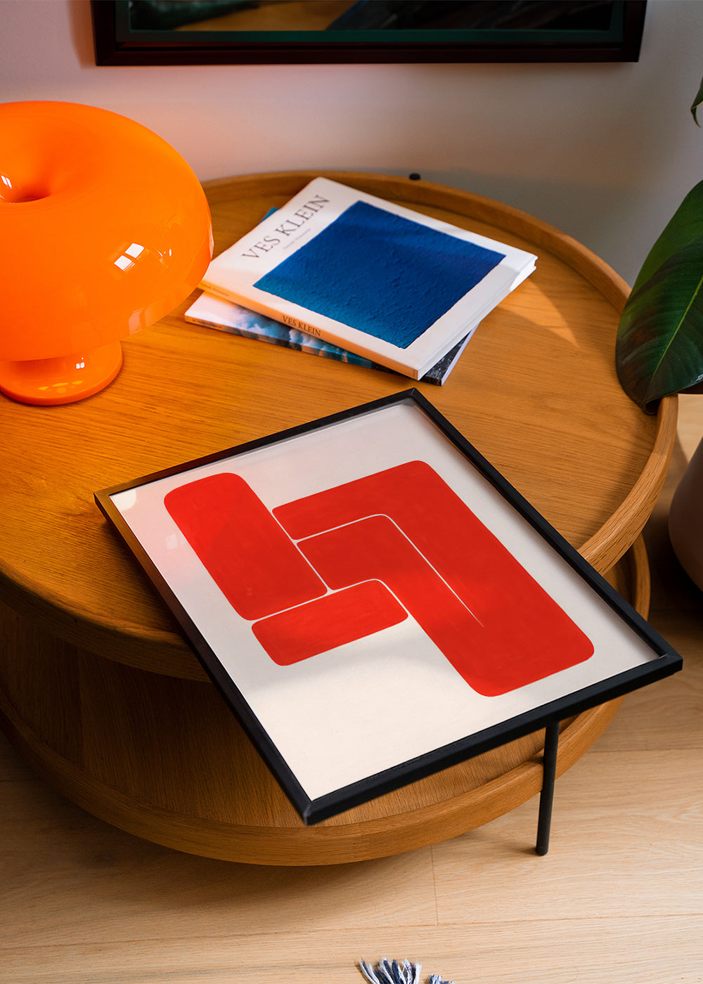 Cuadro geométrico con formas L rojas – Product3