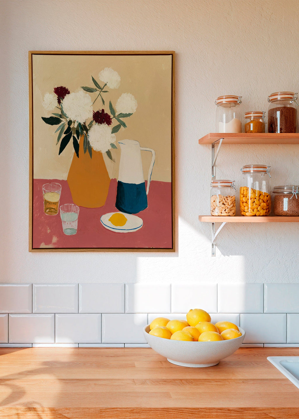 Lámina botánica con jarrón y flores blancas – Canvas1