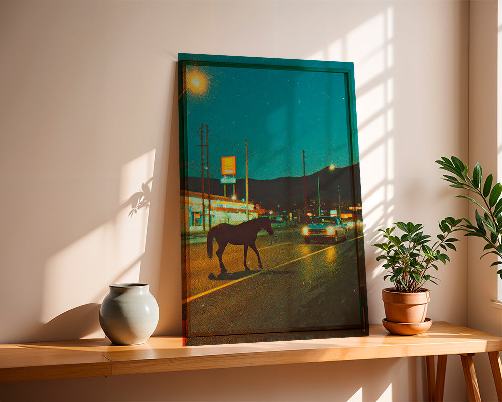 Pferd bei Nacht auf der Straße