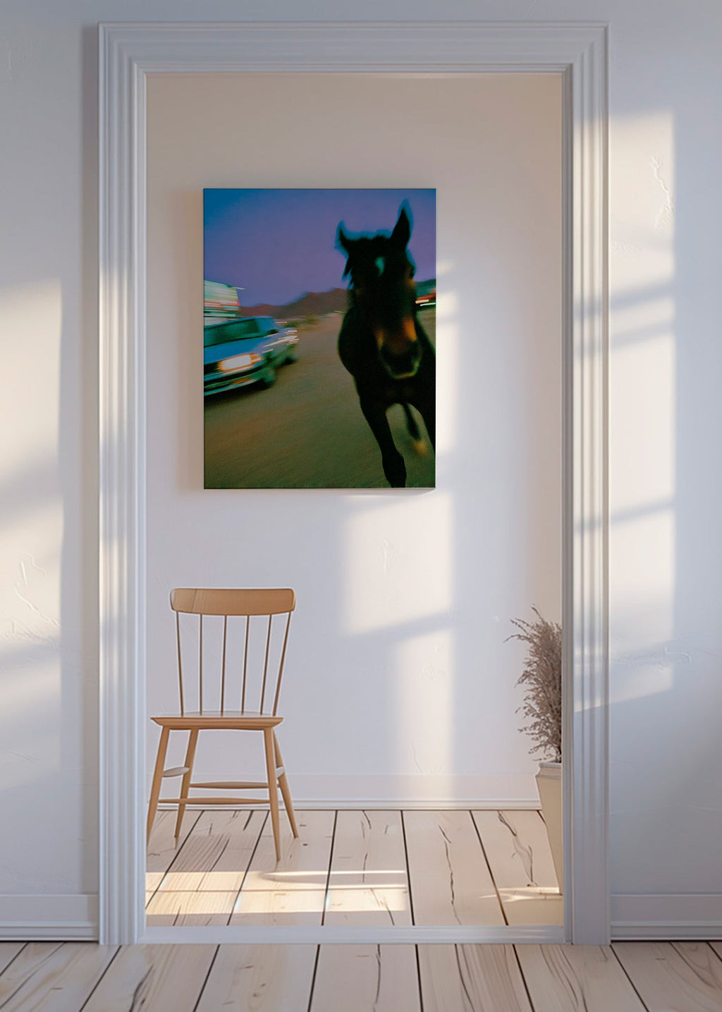 Kunstwerk Pferd in Bewegung bei Dämmerung