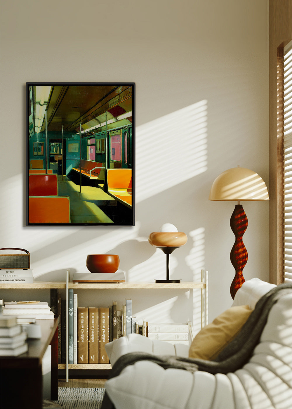 Reisposter: leer U-Bahn-Wagen im warmen Licht