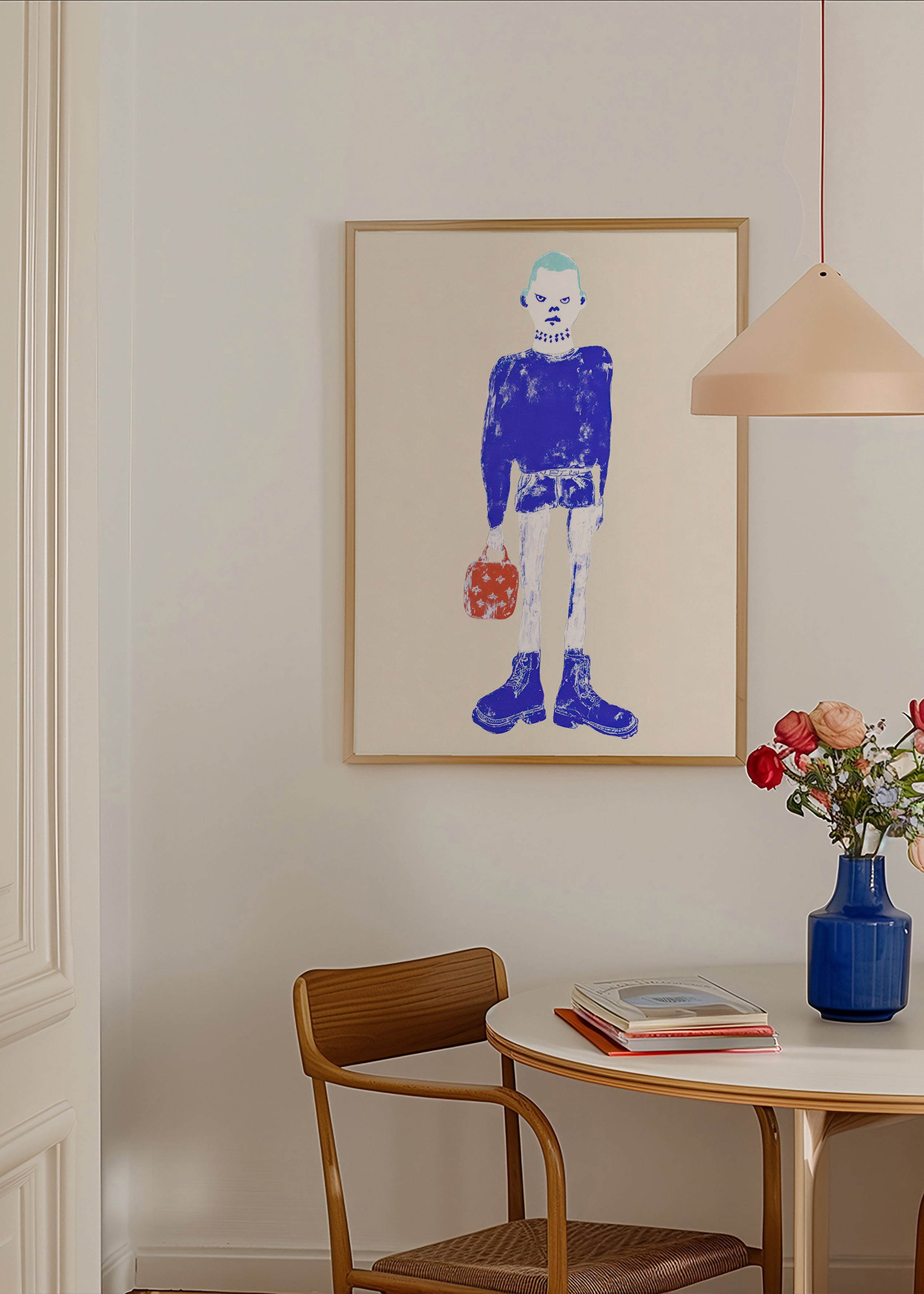 Blaue Figurenillustration mit Tasche