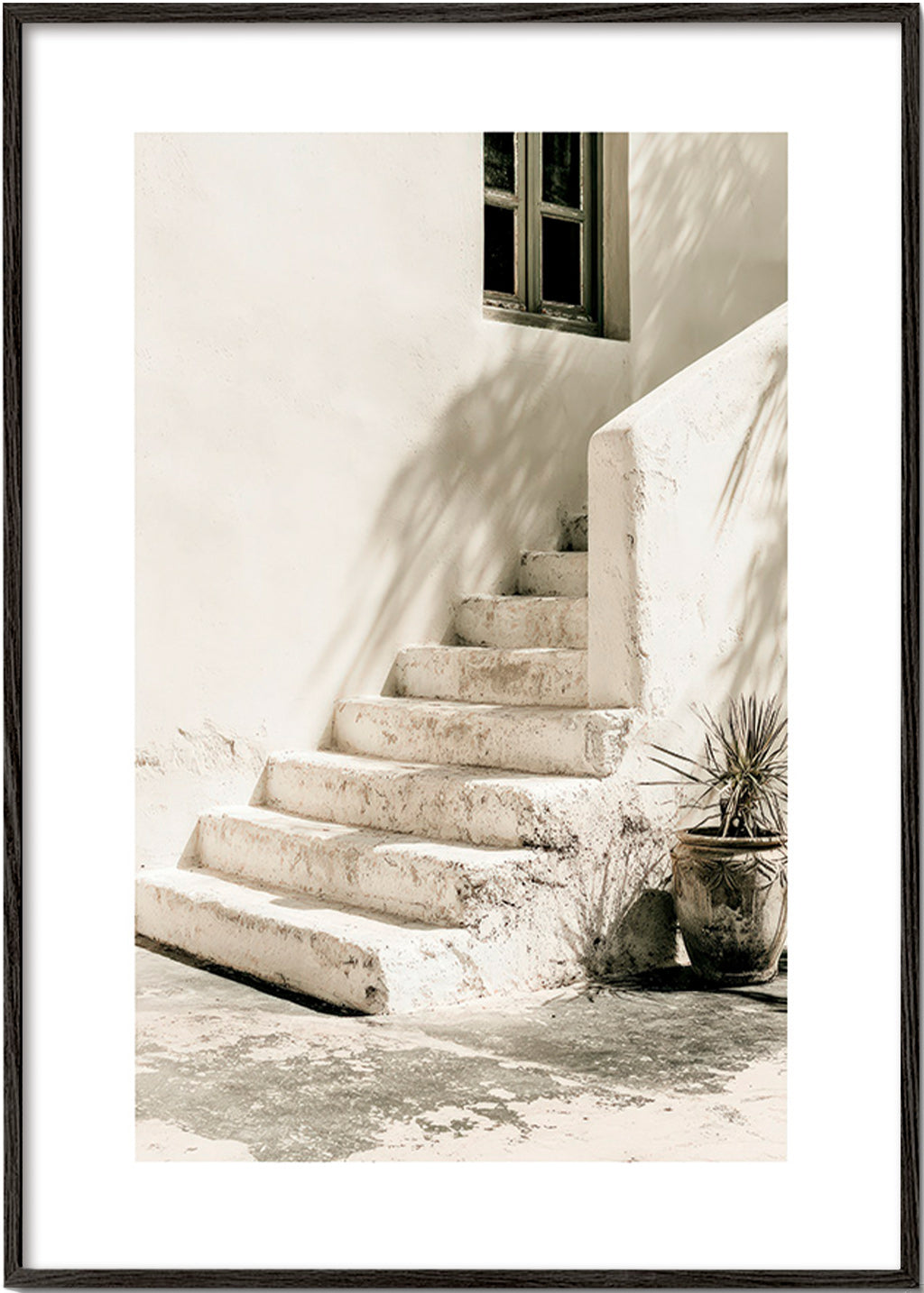 Photograph weiße Treppe mit Topfpflanze